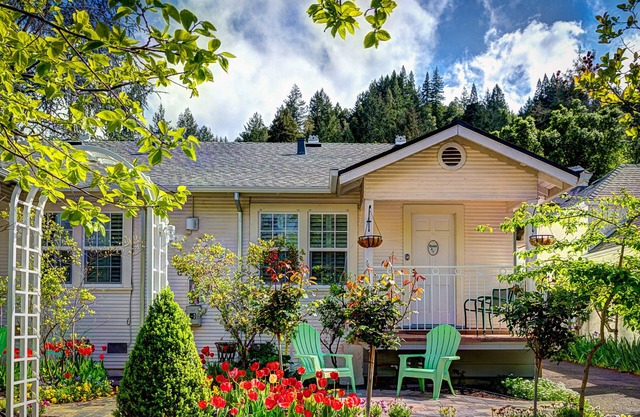 Charming Town Cottage in the Heart of Wine Country