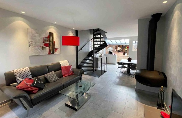 Charming townhouse with garden in the City of Love