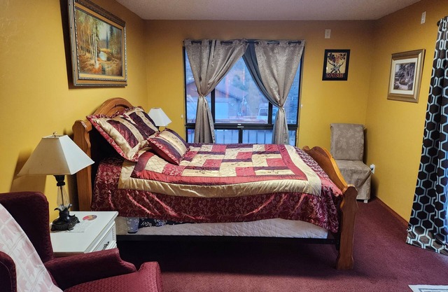 Charming tranquil 1 Bedroom Suite plus,full bathroom in Villa at Prescott,AZ n