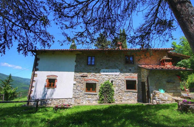 Charming Tuscan Farmhouse