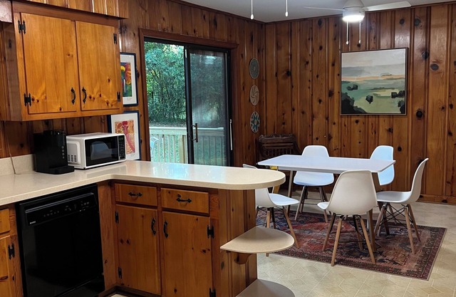 Charming Updated Home with Private Yard & Deck – Walkable to CLEMSON STADIUM!