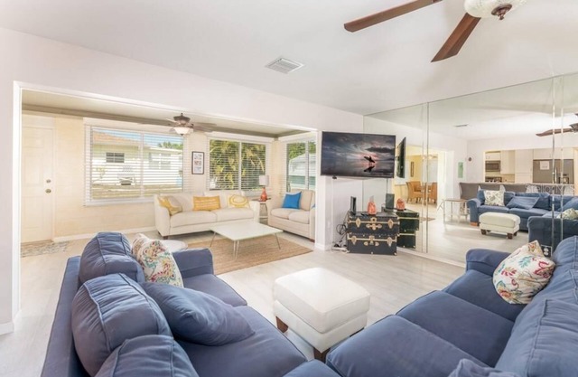 Charming vacation home, short walk to the beach
