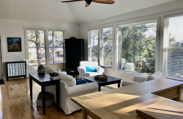 Charming Waterfront Studio w/Private Sandy Beach