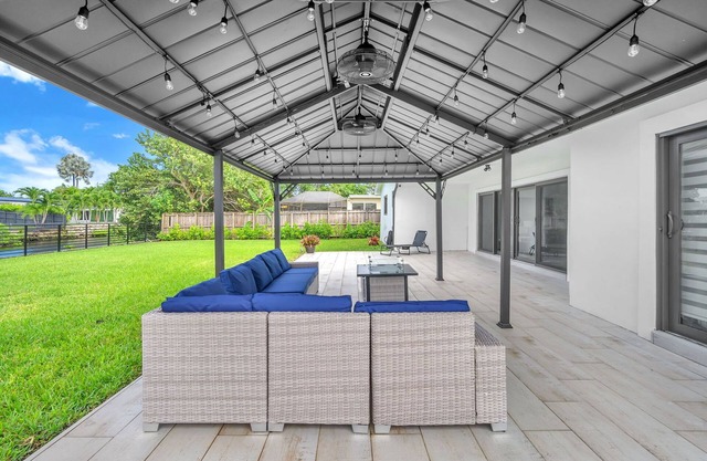 Charming Waterfront in Aventura | Stunning Stay