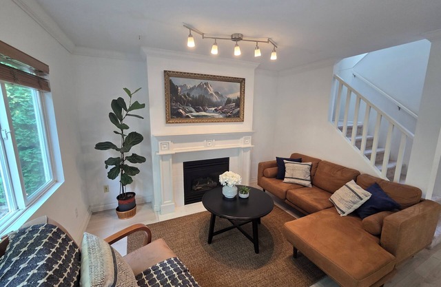 Charming Whole House in Willoughby