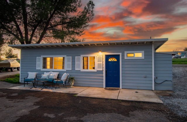 Charming Winchester Guesthouse near Wine Country