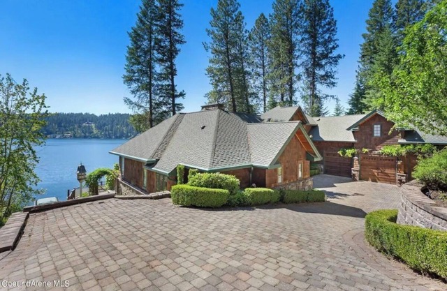 Chateau Lac Hayden-Lake Front Luxury w/Boats & Polaris rentals, lots of toys