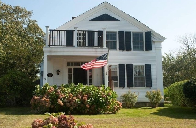 Chatham Village: Lovely 1-Bedroom Apartment in Antique Home
