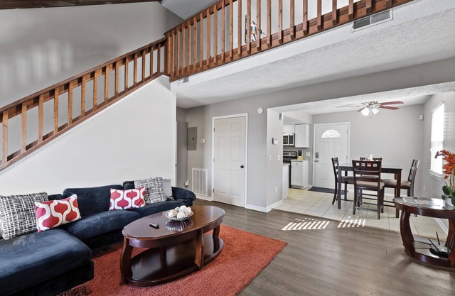 Cheerful 2 Bedroom Townhome