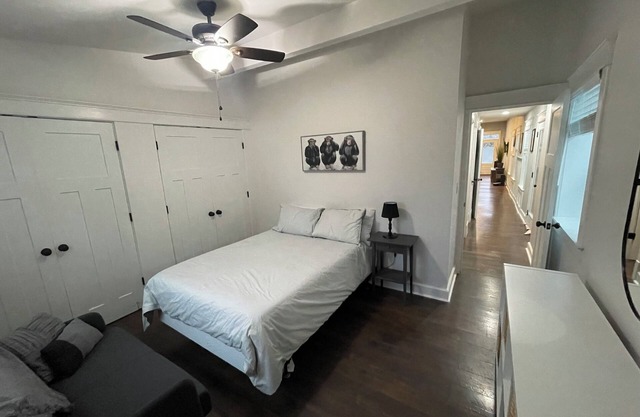 Cheerful 3 bedroom home in the heart of Clifton