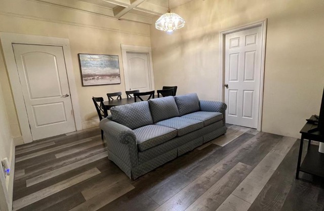 Cheerful 4b/2b Residential home in Berkeley
