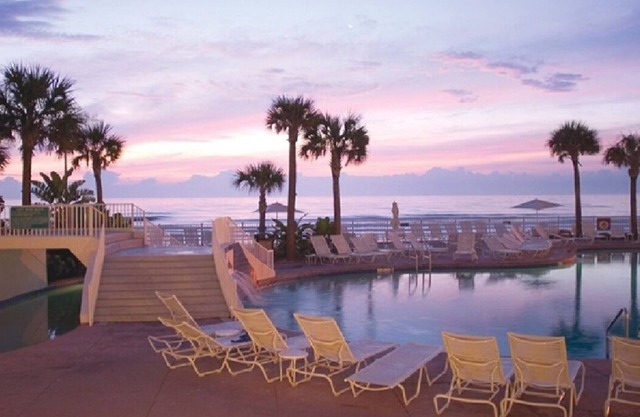 Cheerleader Special - 2 BR Lockoff Ocean Front - Club Wyndham Ocean Walk #5