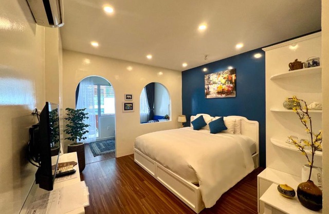 Chez Mimosa Corner - New address 90 Đề Thám