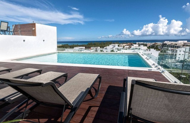 Chhavi: Luxury 1 Bdrm, great ocean view from roof Dk52 22 vikas