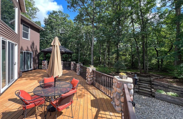 Chic 1 bed 1 bath private apartment in the country of West Michigan!