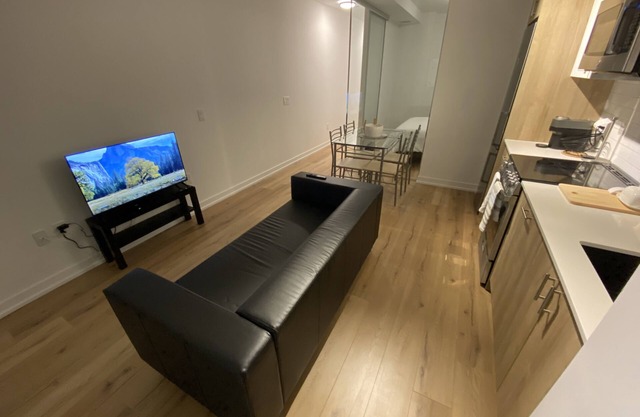 Chic 1-Bedroom Apartment for Short-Term Rental in Etobicoke! NEW!