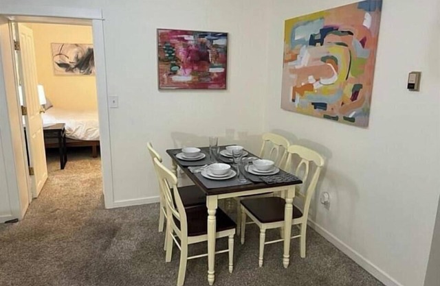 Chic 1-bedroom apartment in Washington Park neighborhood