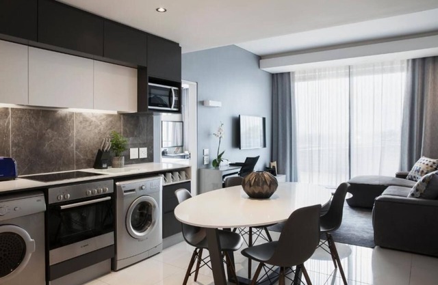 Chic 2 Bedroom Apartment at Katherine Street, Sandton