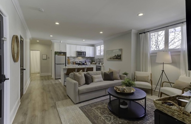 Chic 2BR Midtown Retreat: Your Gateway to Memphis Magic!n
