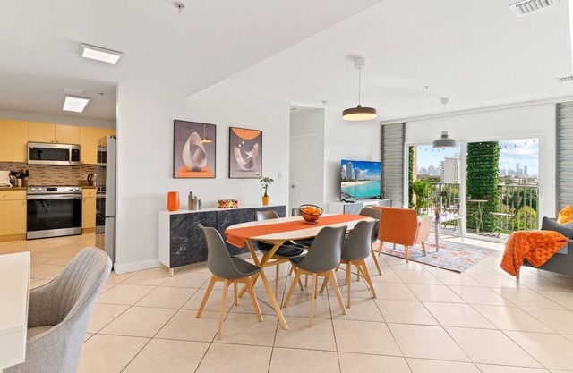Chic 2BR2BA Apt Near Coral Gables