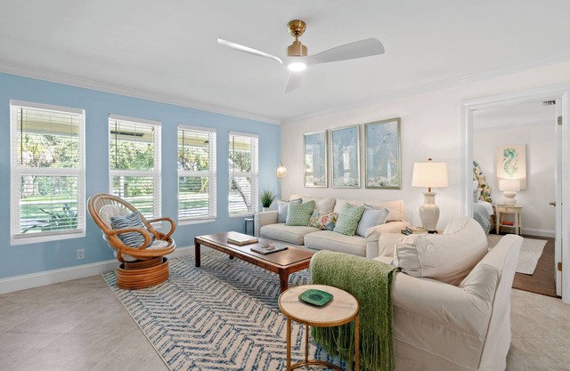 Chic 3BR Retreat in Palm Beach Gardens