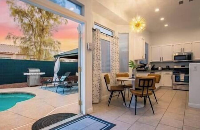 Chic and Modern 3BD Home with Pool & Pool Table