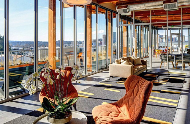 Chic Bellevue Studio w/ Gym & W/D, near Spring District, by Blueground