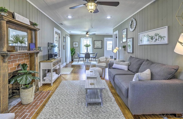 Chic Carrollton Cottage w/ Updated Interior!