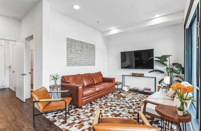 Chic Condo for 8 in Desirable Gulch Neighborhood!