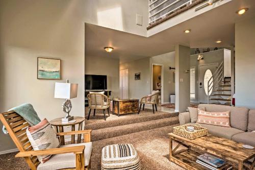 Chic Coos Bay Home with Pacific Ocean Views!