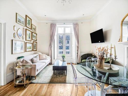 Chic & Cosy Flat, 4-Min Walk to Pimlico Tube, Pet-Friendly