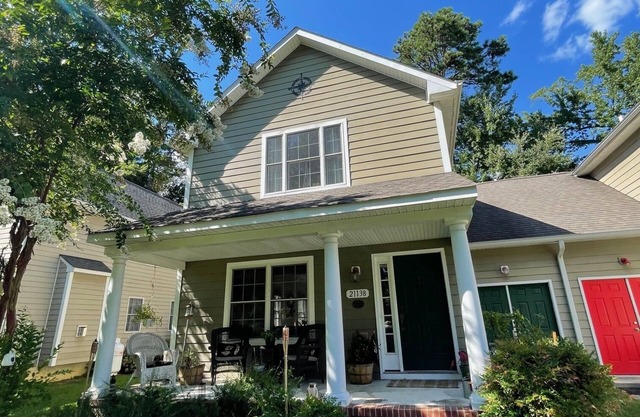 Chic&Cozy Chesapeake Home with a ship's bar in the charming town of Rock Hall 🦀