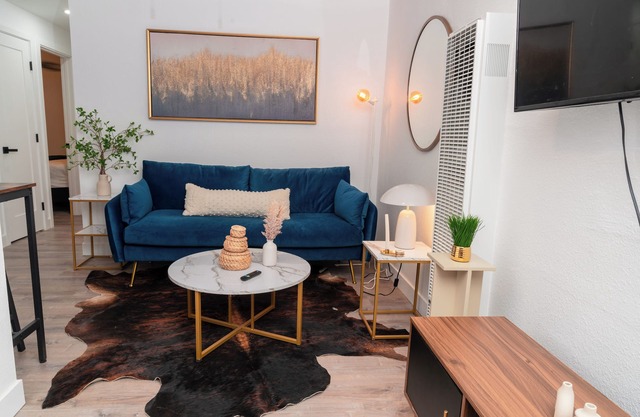 Chic & Cozy San Diego Getaway Near Downtown
