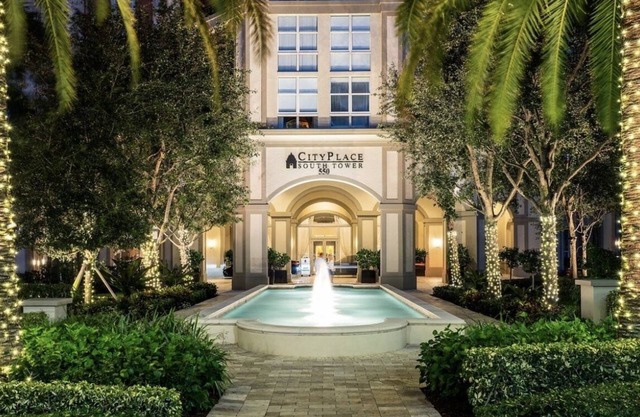 Chic Downtown WPB 2/2 luxury condo