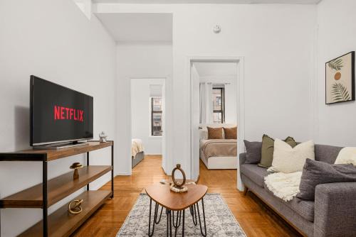 Chic East Village Retreat Comfort in Heart of NYC
