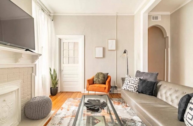 Chic Haven: 2b/1bath in the Heart of Danville