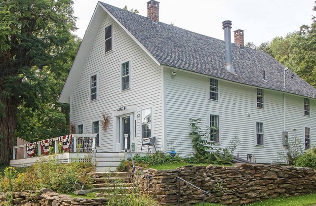 Chic Historic House w/Mountain Views Near Skiing