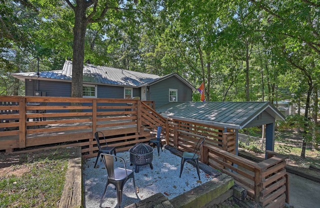 Chic House w/Private Dock on Lake Hartwell!
