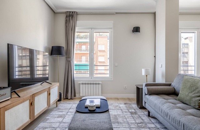 Chic Ibiza 3BR w/Doorman, nr Retiro Park, by Blueground