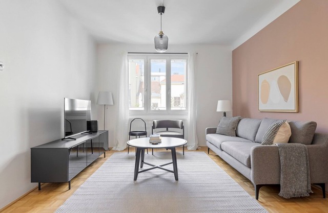 Chic Innere Stadt 1BR w/Elevator, just refurbished, by Blueground