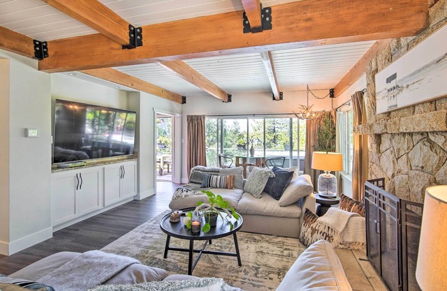 Chic Lake House w/Furnished Deck & Hot Tub!