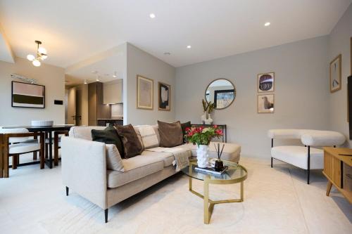 Chic London Living Upscale 2BR Home with Style