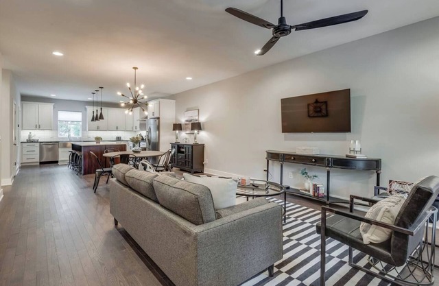 Chic+Luxury 12 South Townhome | Near Downtown