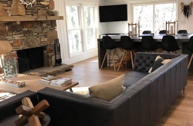 Chic Modern Mountain Cabin 220 ft of Waterfront, Dock, AC, Sleeps 12