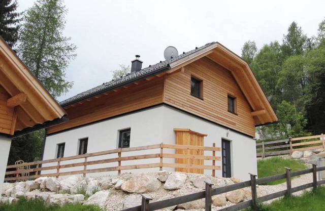 Chic mountain chalet with sauna near the slopes