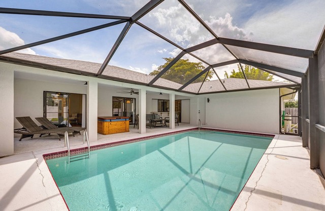 Chic Naples Home w/Pool & Hot Tub, 4 Mi to Beach!