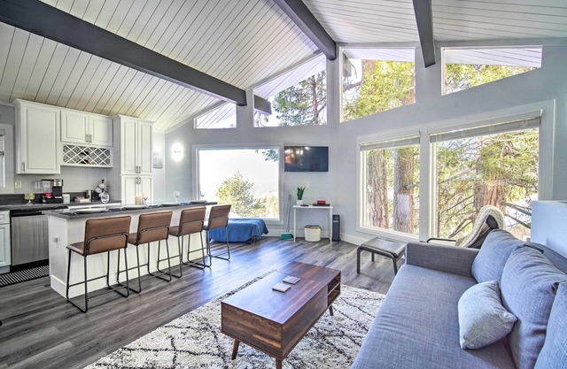 Chic Running Springs Forest Cabin w/Deck!