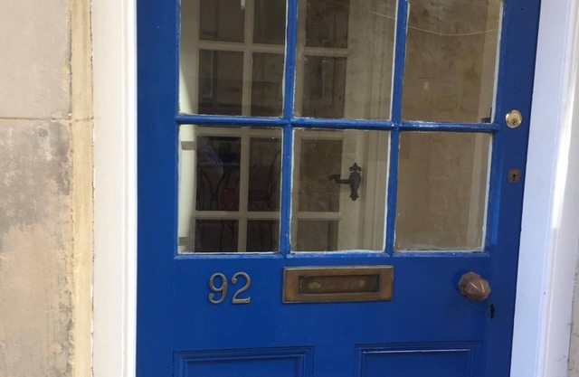 Chic Stockbridge Apartment
