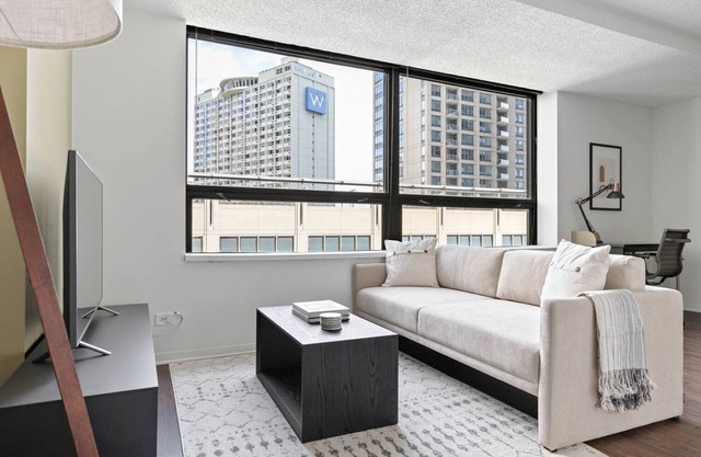 Chic Streeterville Studio w/Pool & Gym, nr Navy Pier, by Blueground