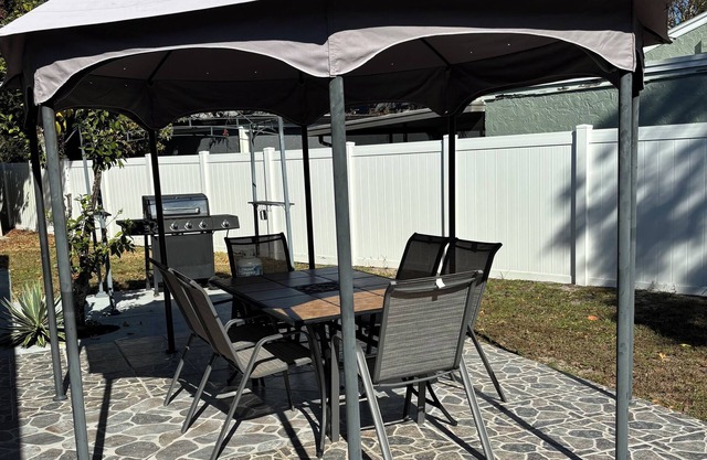 Chic studio with AC and WiFi in fabulous Land O' Lakes